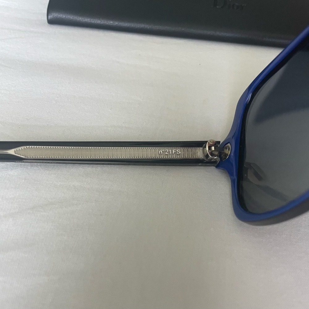 The Christian Dior Montaigne-21FS - Picture 8 of 9